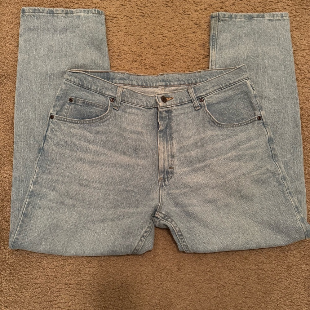 Men's Wrangler Jeans Relaxed Fit Tapered Leg Size 36x30
